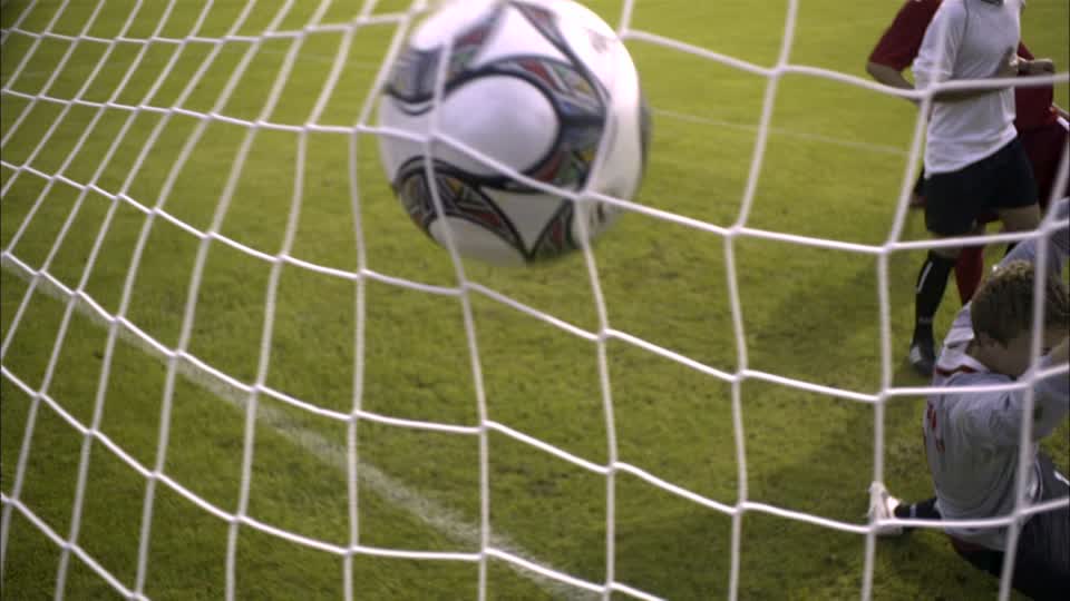 831463932-gol-entrenamiento-de-futbol-disparo-a-puerta-accion-ofensiva
